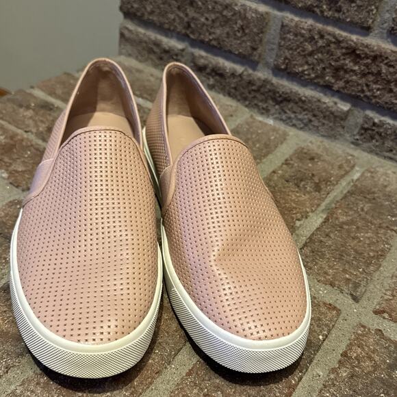 VINCE Blair 5 Perforated Slip-On Sneakers pink women’s size 9M/ 39EU - Picture 12 of 16